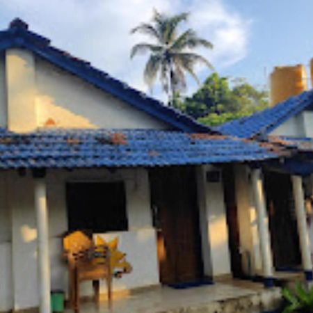 R K Beach Cottage Gokarna  Exteriör bild